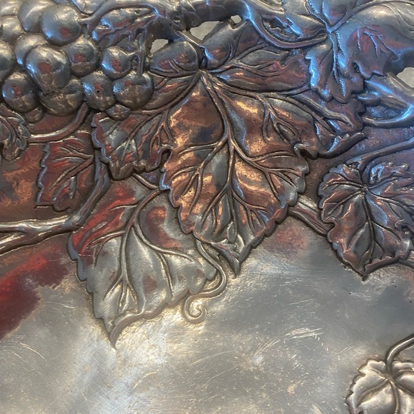 Lovely Arthur Court 14” Grapevine Pewter Bowl, perfect for Easter, Mother’s Day! - Picture 3 of 8